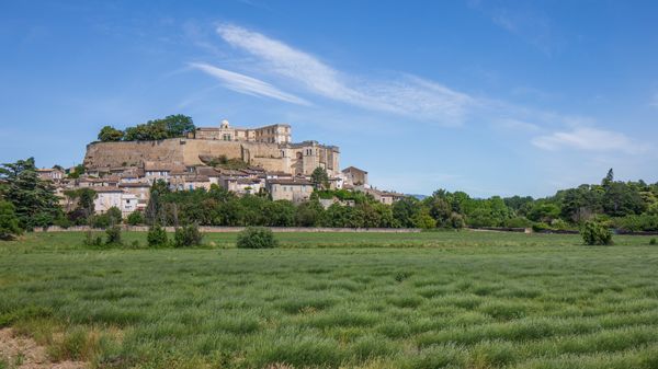 Le château de Grignan au printemps